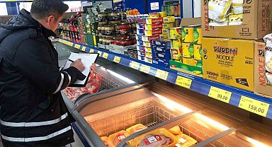Emet Belediyesi Zabıta ekiplerinden marketlerde sıkı denetim