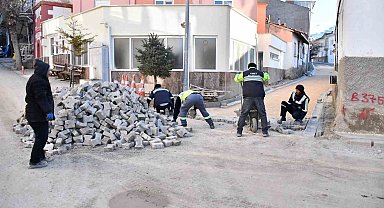 Emet Belediyesinin parke taşı ve yağmur kanalları döşeme çalışmaları