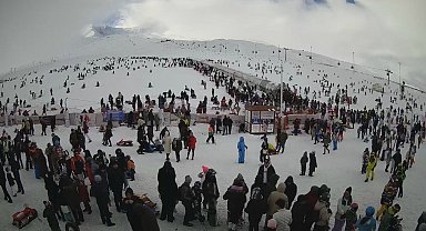 Erciyes hafta sonu 123 bin kişiyi ağırladı