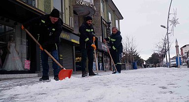 Erzurum'da soğuk hava ve kar etkili oluyor