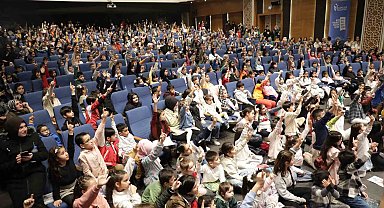 Esenler Belediyesi yarıyıl tatiline 'merhaba' diyen minikler için "Karne Şenliği" düzenledi