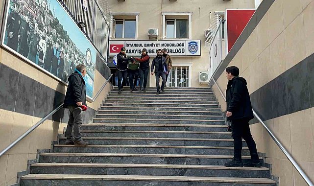 Esenyurt'ta bankadan çıkan vatandaşı gasp eden şüpheliler yakalandı