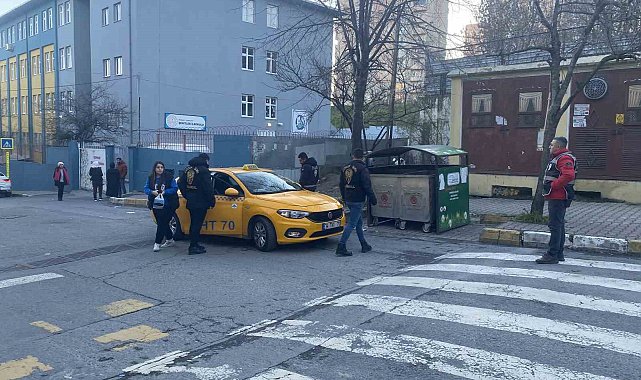 Esenyurt'ta okul önlerinde helikopter destekli polis uygulaması