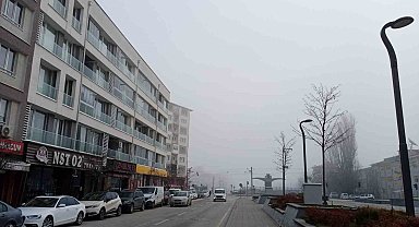 Eskişehir'de 2024 yılının ilk günü sisle başladı