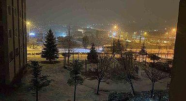 Eskişehir'de beklenen kar yağışı başladı