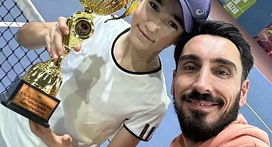 Eskişehirli genç sporcu tenis turnuvasında şampiyon oldu