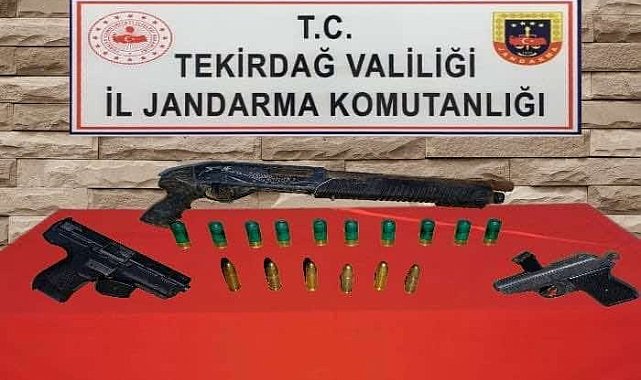 Evde silahlar ele geçirildi