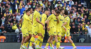 Fenerbahçe deplasmanda yenilmezlik serisini 9 maça çıkardı