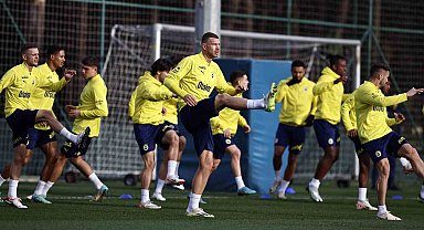 Fenerbahçe, hazırlıklarını tamamlayarak kampa girdi