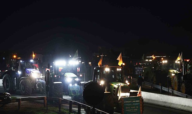 Fransa'da çiftçiler hükümete geri adım attırdı