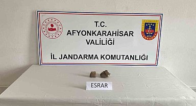 Fransa'dan sipariş ettiği esrar kargosunu alamadan jandarmaya yakalandı