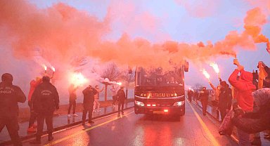 Galatasaray kafilesine Sivas'ta coşkulu karşılama