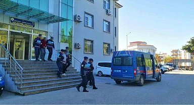 Gaziantep'te 2 vatandaşı dolandıran 4 şahıs yakalandı