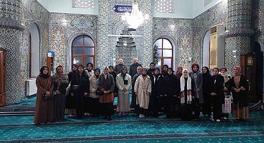 Gediz'de 'ailece camideyiz, milletçe duadayız' sabah namazı buluşması