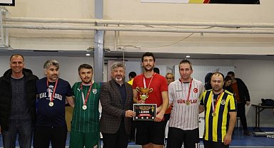 Gediz'de ayak tenisi turnuvası sona erdi
