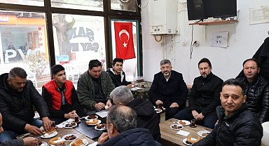 Gediz'de esnaflarla çay simit sohbetleri devam ediyor