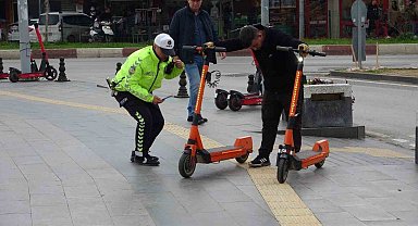 Gelişigüzel bırakılan scooterlar toplandı, 690 TL ceza uygulandı
