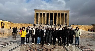 Gençler Anıtkabir'i ziyaret etti