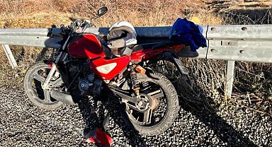 Gercüş'te motosiklet sürücüsü kazada ağır yaralandı