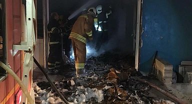 Gıda deposunda korkutan yangın