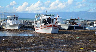 Gömeç'te su baskınlarının yaraları sarılıyor