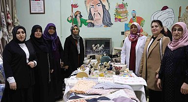 Gönüllü 12 kadın geri dönüşümle dayanışma örneği gösteriyor