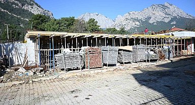 Göynük'e 2 bin 592 metrekarelik kapalı pazar yeri inşaatı devam ediyor