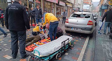 Güneş enerjisinin antifrizini değiştirmek isterken çatıdan otomobilin üzerine düştü