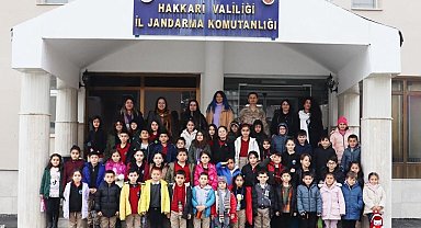 Hakkari jandarmadan öğrencilere sinema etkinliği sürprizi