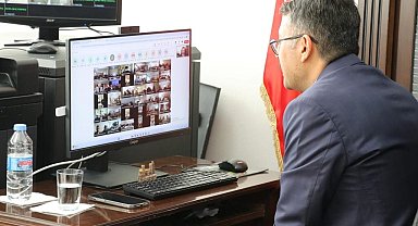 Hakkari Valisi Ali Çelik, zoon üzerinde görüştüğü 5 bin öğretmene teşekkür etti