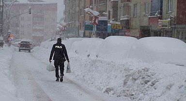 Hakkari'de kartpostallık kar manzaraları görenleri mest etti