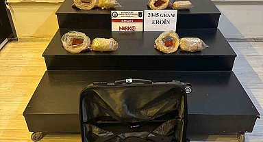 Hakkari'de pul biber poşetlerinin içinde 2 kilo 45 gram eroin ele geçirildi