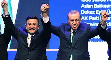 Hamza Dağ'dan ilk mesaj: "İzmir'imizde yeni bir hikaye yazmak için başlıyoruz"