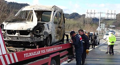 Hastane yolunda dehşeti yaşadılar: Araç 10 dakikada küle döndü