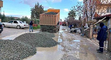 Hatay Büyükşehir Belediyesi ekipleri, yaşanan 125 su taşkını vakasına müdahale etti
