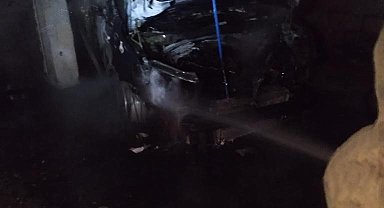 Hatay'da araçta çıkan yangını itfaiye ekipleri söndürdü
