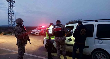 Hatay'da Jandarma ekipleri 108 aranan şahsı yakaladı