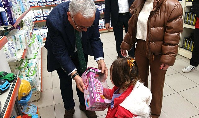 Hayırseverlerin bağışları miniklere ulaştırıldı