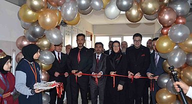 Hilaliye Kız Anadolu İmam Hatip Lisesine sinema atölyesi açıldı