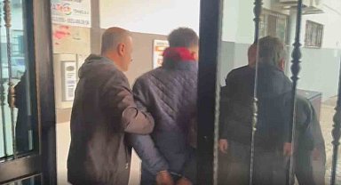 Hırsızlık için girdiği evde suçüstü yakalandı