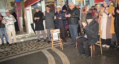 Hisarcık ve Emet'ten 40 kişilik yeni yılın ilk umre kafilesi dualarla uğurlandı