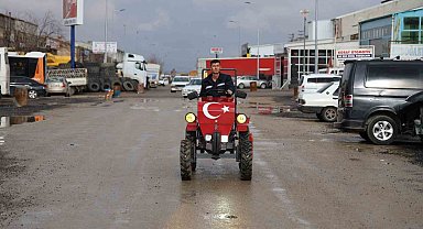 Hurda otomobil malzemelerinden traktör yaptı