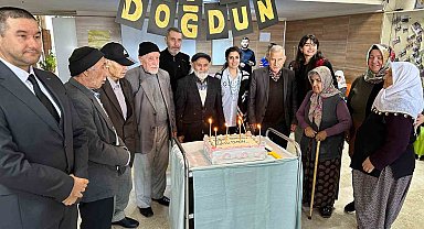 Huzurevi sakinlerine sürpriz doğum günü