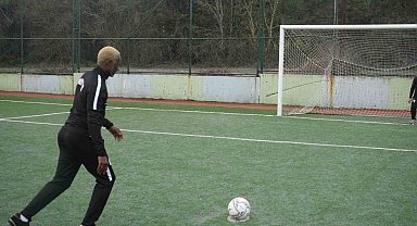 İbrahim Yattara, İstanbul'da Amatör Lig'de oynuyor