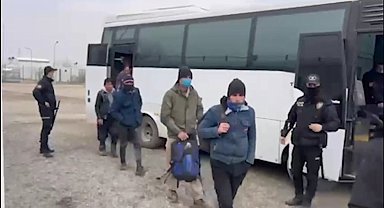 Iğdır'da 24 düzensiz göçmen yakalandı, 2 zanlı tutuklandı