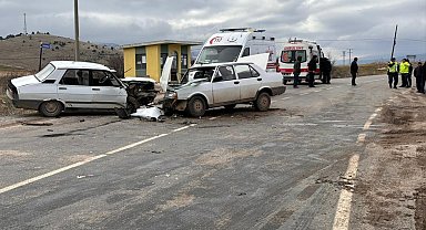 İki farklı trafik kazasında 10 kişi yaralandı
