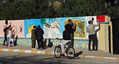 İlçeyi güzelleştirmek isteyen gönüllüler bir oldu, mahalle sanat sokağına döndü