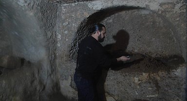 İnşaat kazısında Roma dönemine ait mozaikli kaya mezar odası bulundu