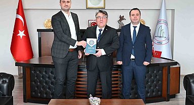 İnsan ve Toplum Bilimleri Fakültesi Tarih Bölümünden Rektör Özölçer'e ziyaret
