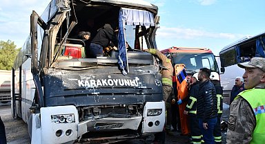 İşçi servislerinin çarpıştığı kazada yaralı sayısı 11 oldu
